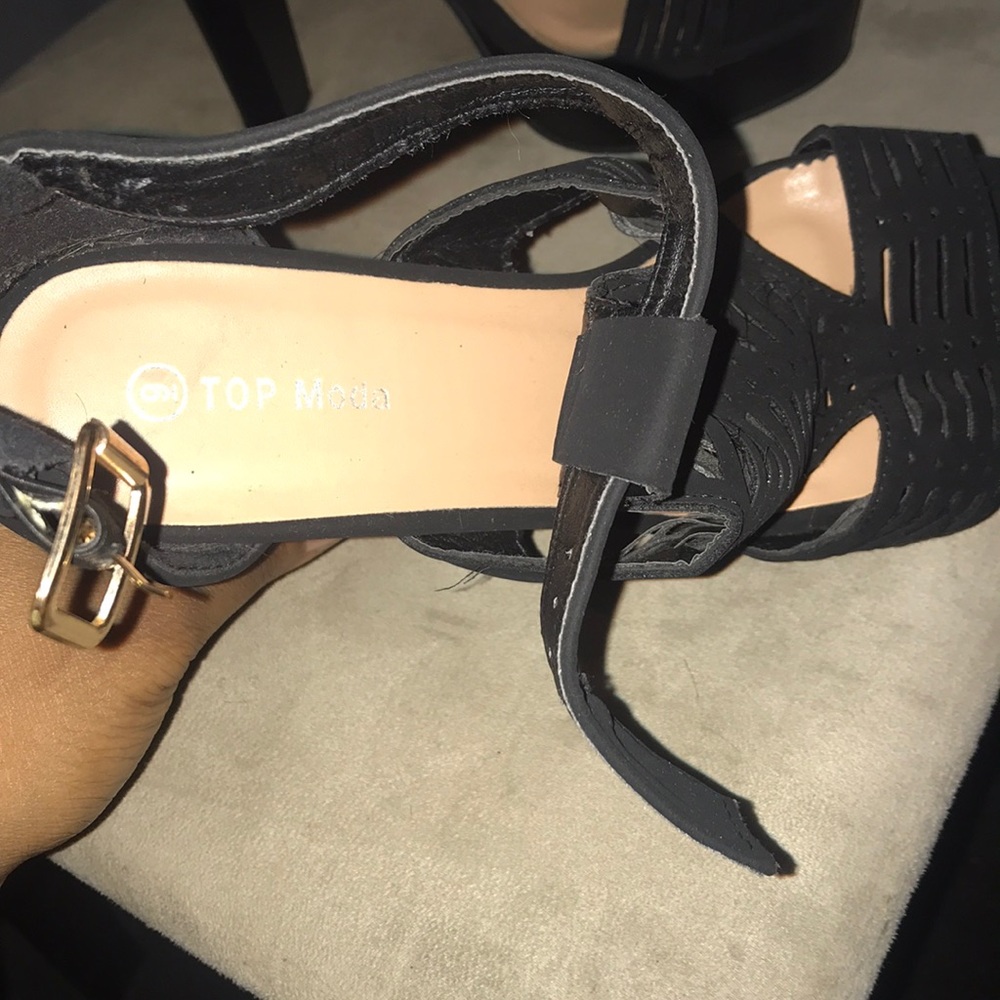 Heels - Picture 3 of 4